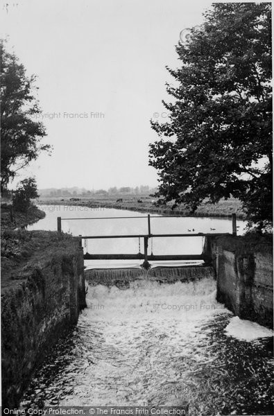 Photo of Ellingham, Weir c.1960