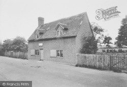 Bunyan's Cottage 1921, Elstow
