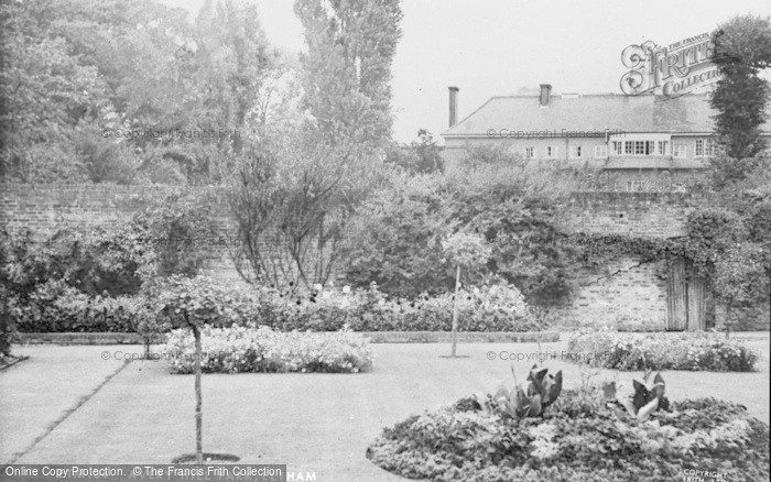 Photo of Eltham, Avery Hill Park c.1955