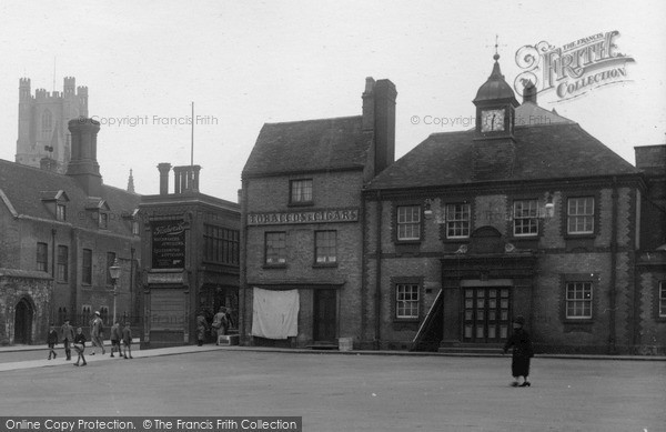 Photo of Ely, Market Place 1925
