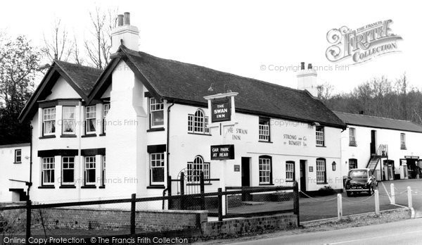 Photo of Emery Down, The Swan Inn c.1960