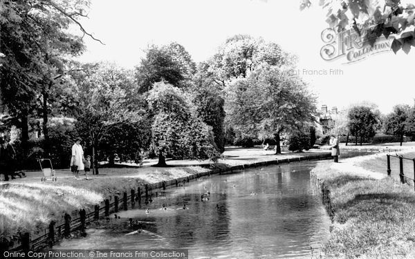 Photo of Enfield, Little Park Gardens c1965