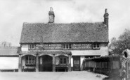 Enfield, the Stag and Hounds, Bury Street c1910