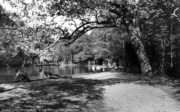 Photo of Enfield, Whitewebbs Park c1955