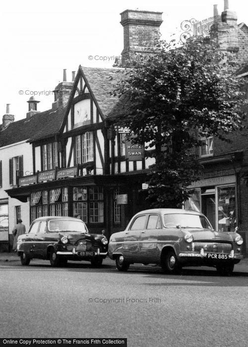 Photo of Epping, The White Swan c.1955