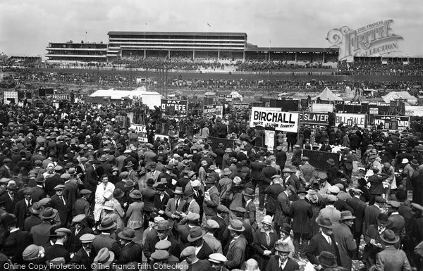 Photo of Epsom, Derby Day 1927