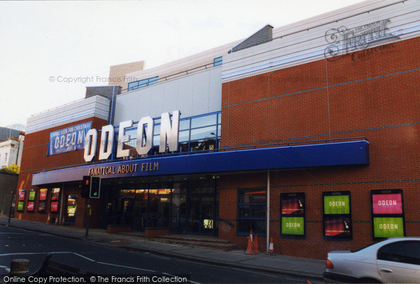 Photo of Epsom, Odeon, Upper High Street 2005