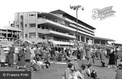 Race Day c.1955, Epsom