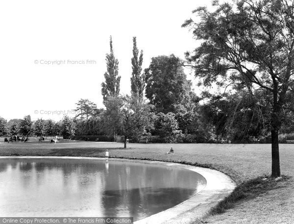 Photo of Epsom, Rosebery Park 1924