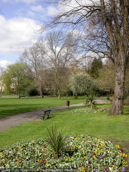 Photo of Epsom, Rosebery Park 2005