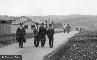 Epsom, Soldiers, Woodcote Park 1917