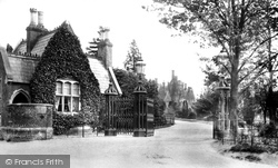 The College 1897, Epsom