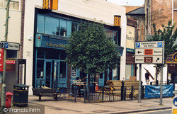 Vestry Pub, Church Street 2005, Epsom