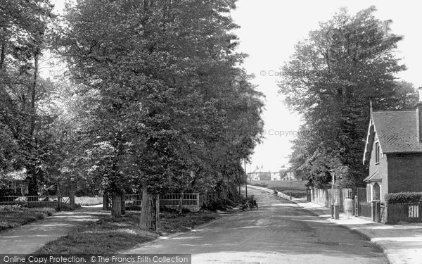 Photo of Epsom, West Hill 1923
