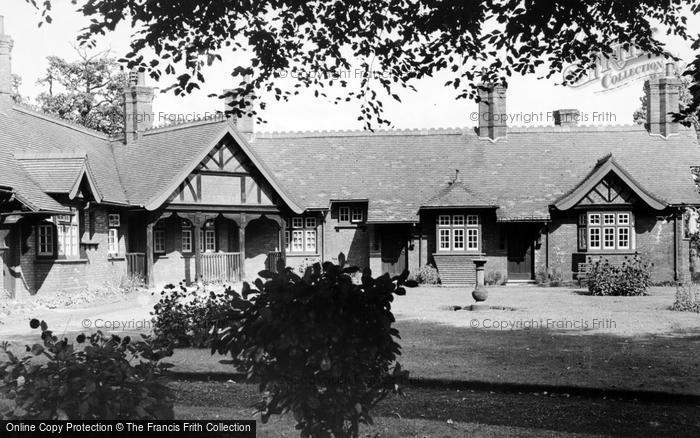 Photo of Escrick, The Cottage Homes c.1955