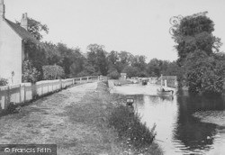 The River 1909, Eton