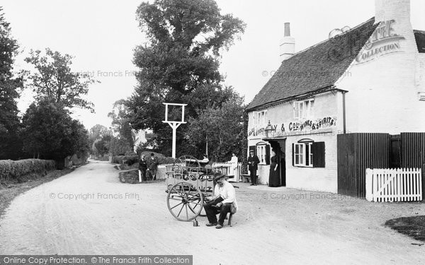 Photo of Eversley, The White Hart 1906