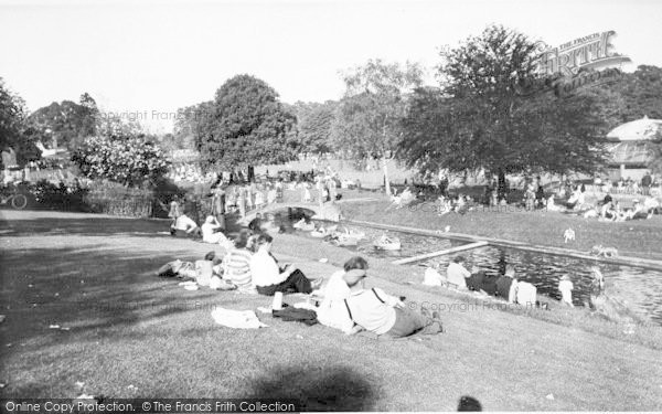 Photo of Evesham, Abbey Park c.1955