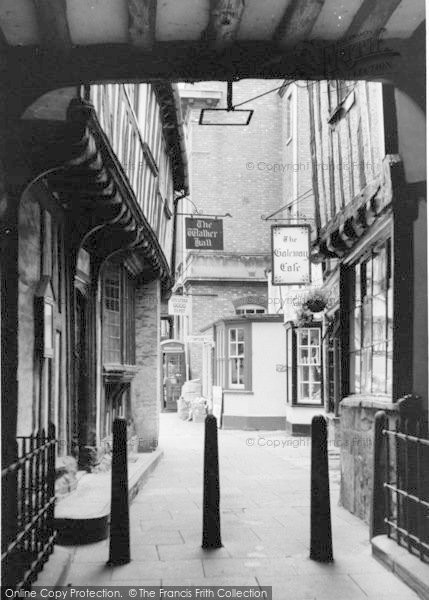 Photo of Evesham, Abbot Reginald's Gateway c.1960