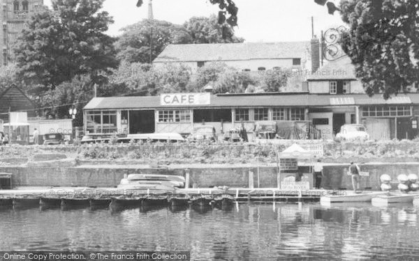 Photo of Evesham, Cafe By The River Avon c.1960