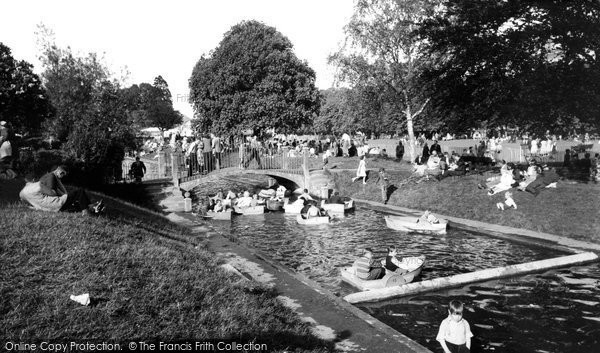 Photo of Evesham, Children's Boating Pool, Abbey Park c.1955
