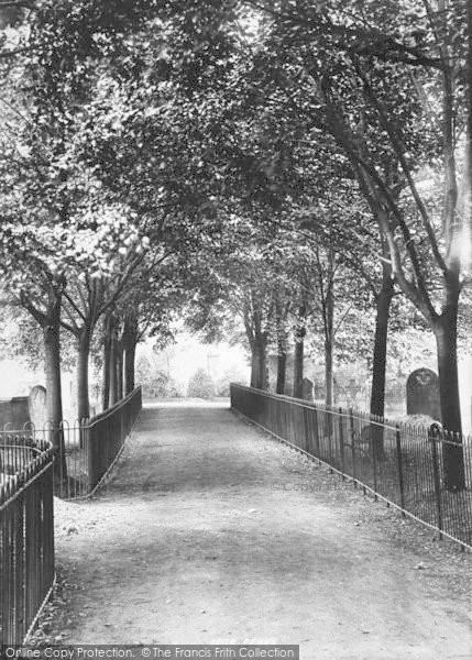 Photo of Evesham, Churchyard Avenue 1893