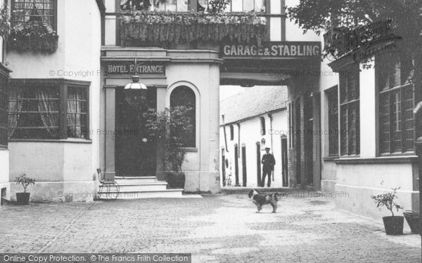 Photo of Evesham, Crown Hotel, Entrance 1910