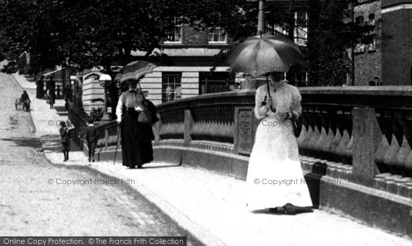 Photo of Evesham, Ladies Crossing The Bridge 1910