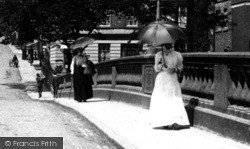 Ladies Crossing The Bridge 1910, Evesham