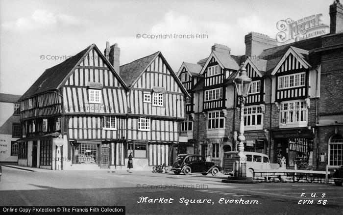 Photo of Evesham, Market Square c.1955
