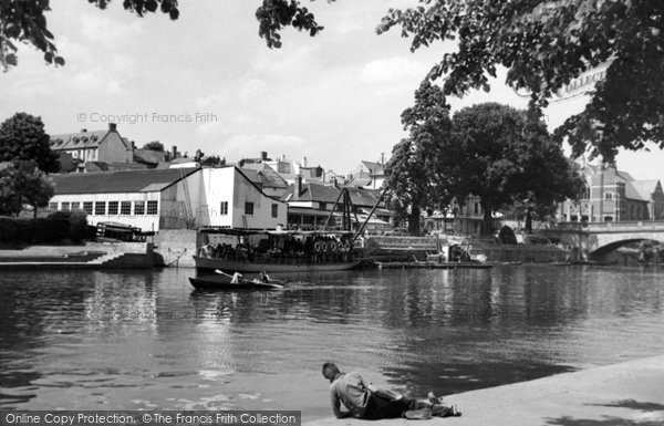 Photo of Evesham, Scene On The River Avon c.1955