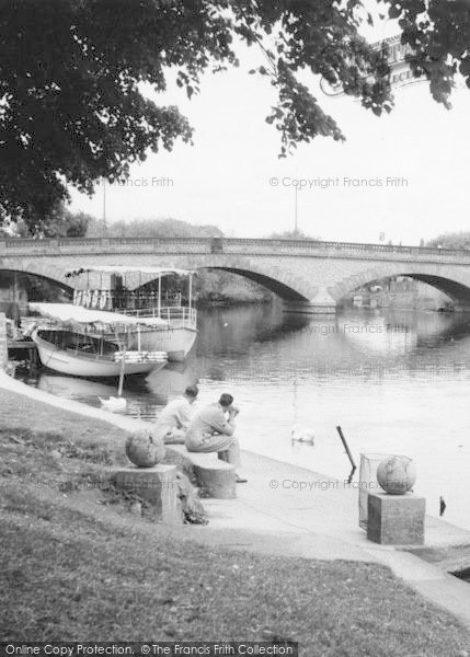 Photo of Evesham, The Bridge c.1960