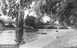 The River Avon And Bridge c.1955, Evesham