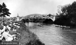 The River Avon And Bridge c.1955, Evesham