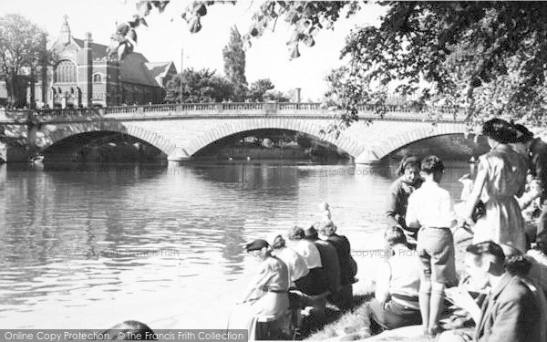 Photo of Evesham, The River Avon And Bridge c.1955