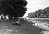 The River Avon c.1955, Evesham