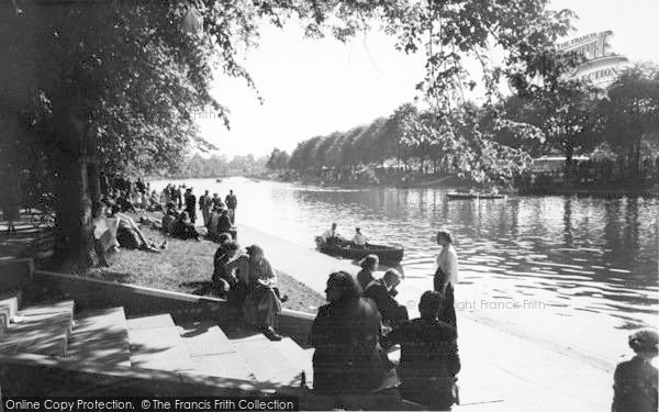 Photo of Evesham, The River Avon c.1955