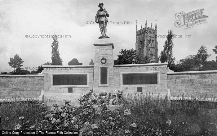 Photo of Evesham, War Memorial 1922