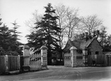 Ewell Park Entrance 1925, Ewell
