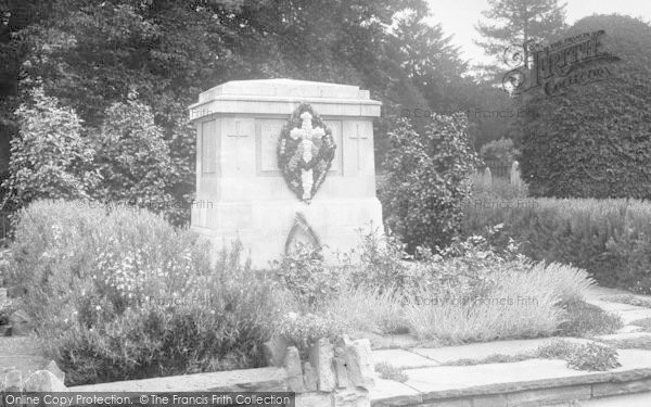 Photo of Ewell, War Memorial 1924