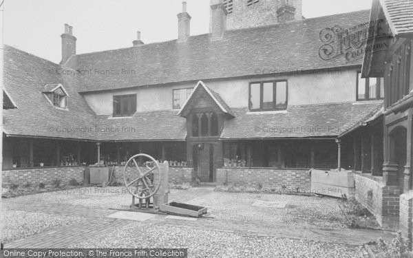 Photo of Ewelme, The Almshouses c.1950