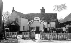 Ewhurst, the Crown Inn c1955