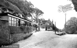 Village 1911, Ewhurst