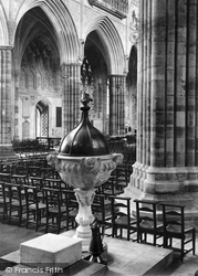 Cathedral, Font In Nave 1912, Exeter