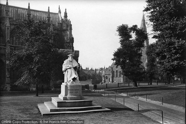 Photo of Exeter, Cathedral, Richard Hooker Statue 1911