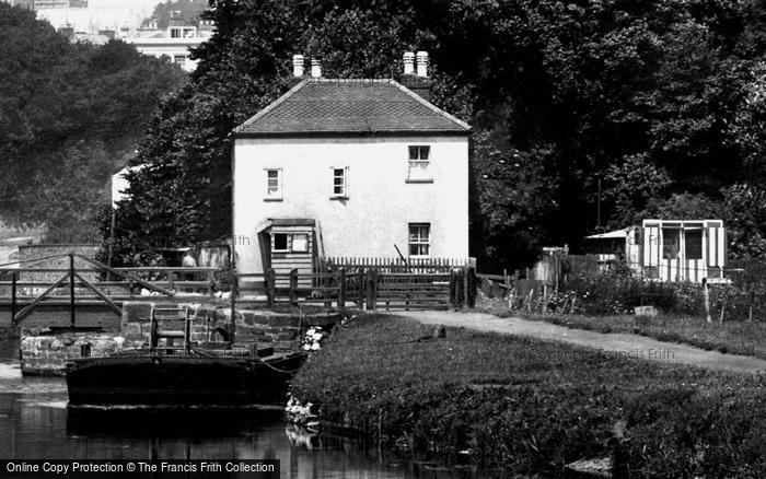 Photo of Exeter, Cottage By The Canal 1929