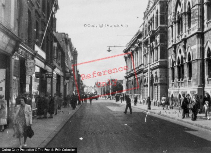 Photo of Exeter, Queen Street c.1945
