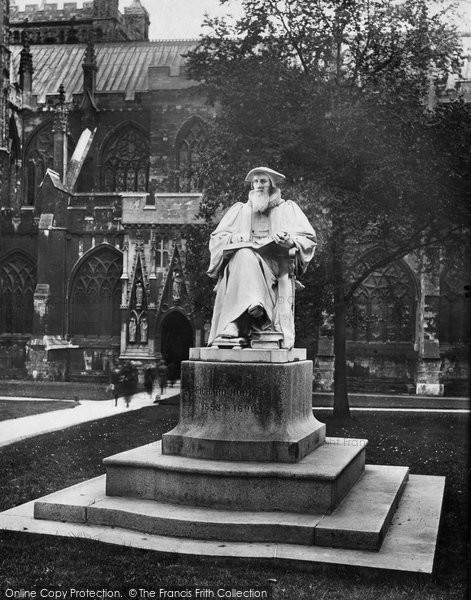 Photo of Exeter, Richard Hooker Monument 1924