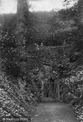 Rougemont Castle, Subterrancau Passage 1912, Exeter