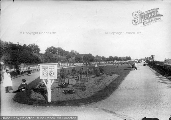 Photo of Exmouth, Esplanade Gardens 1906 - Francis Frith